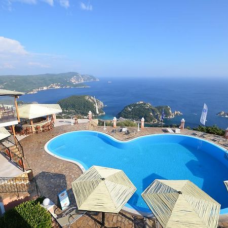 Golden Fox Studios And Suites Lákones Екстериор снимка